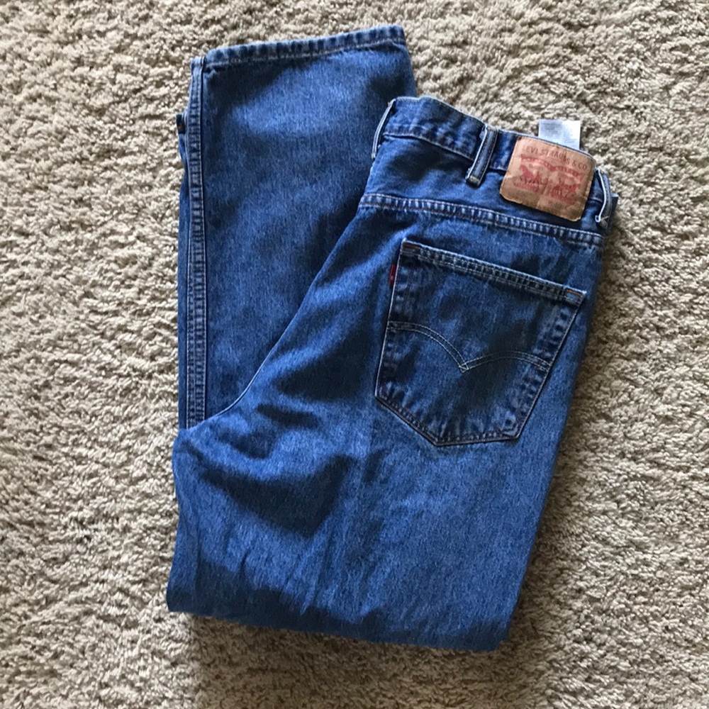 Men’s Levi’s 550.